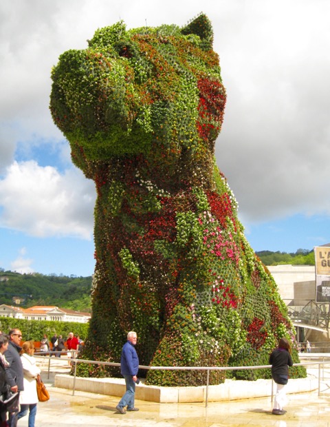 Puppy, by Jeff Koons